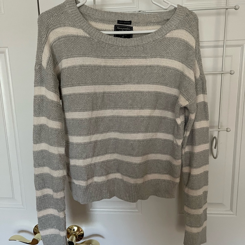 Abercrombie XS Gray striped knit sweater